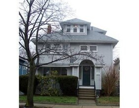 24 Cushing St in Medford, MA - Building Photo - Building Photo