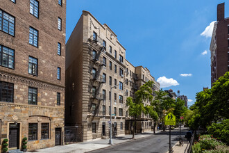 Sheridan Arms in New York, NY - Building Photo - Primary Photo