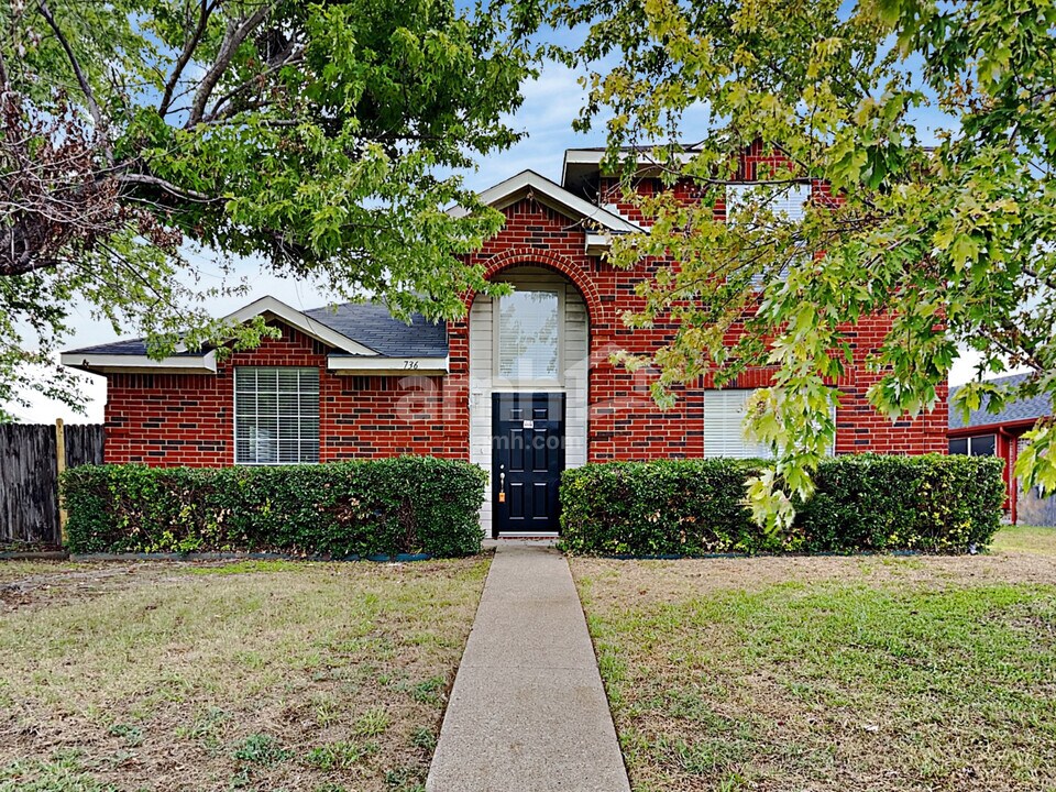 736 Trees Dr in Cedar Hill, TX - Building Photo
