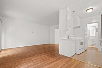 500 California Ave, North of Wilshire in Santa Monica, CA - Building Photo - Building Photo