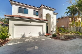 9053 SW 214th St in Cutler Bay, FL - Building Photo - Building Photo