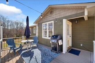 450 Lindsey Lake Rd in Travelers Rest, SC - Building Photo - Building Photo