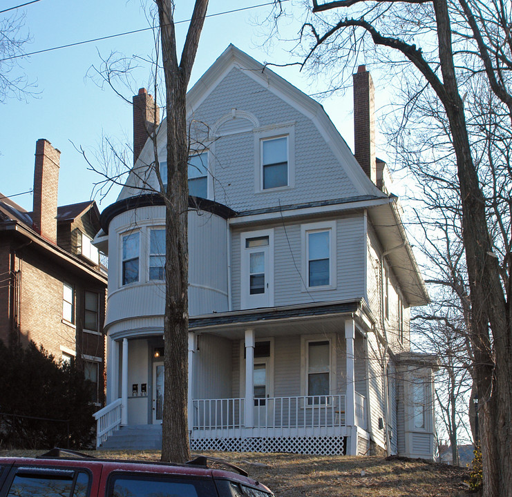 2312 Kemper Ln in Cincinnati, OH - Foto de edificio