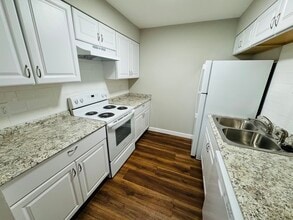 Creek Ridge Apartments in Knoxville, TN - Building Photo - Building Photo