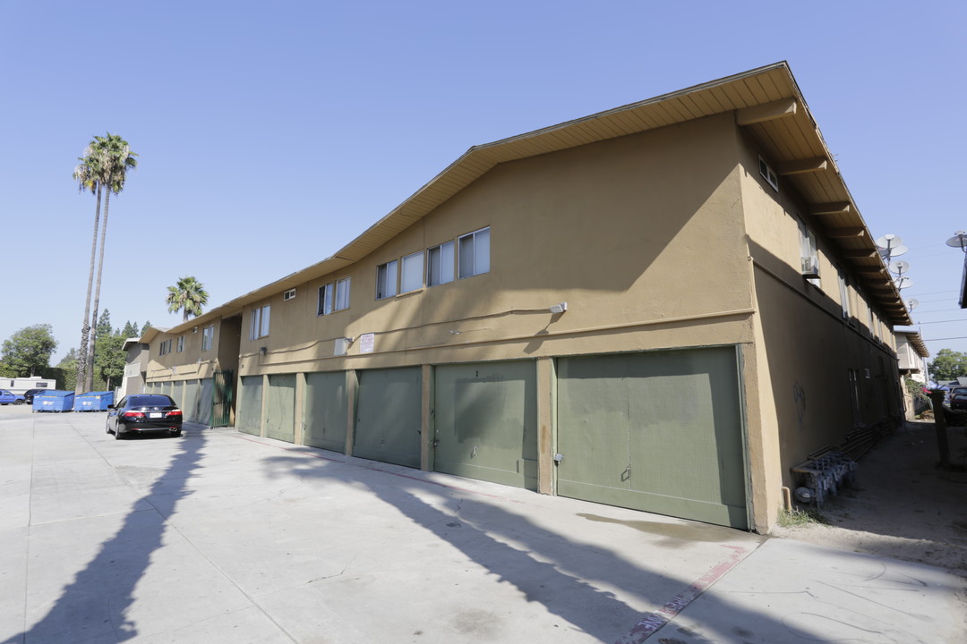 309 W Palais Rd in Anaheim, CA - Building Photo