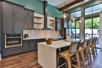 Emerald Knoxville Apartments in Knoxville, TN - Foto de edificio - Interior Photo