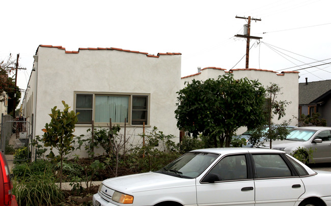 430 Saint Louis Ave in Long Beach, CA - Building Photo - Building Photo