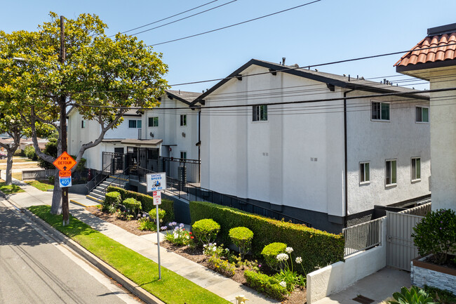 Lawndale Apartments in Lawndale, CA - Building Photo - Building Photo