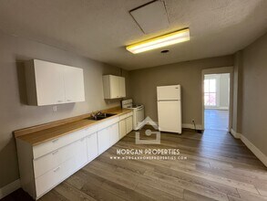 925 Broad St, Unit .5 in New Castle, IN - Foto de edificio - Building Photo