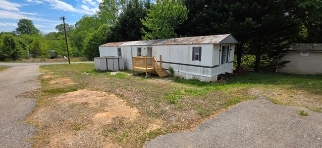 8364 Cedar St in Connelly Springs, NC - Building Photo - Building Photo