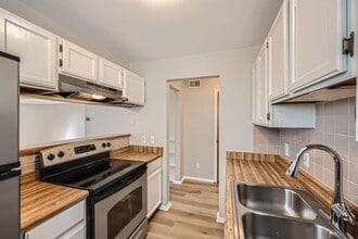 1227 S Gilbert St in Castle Rock, CO - Building Photo - Building Photo