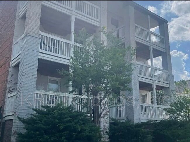property at 325 W 31st St