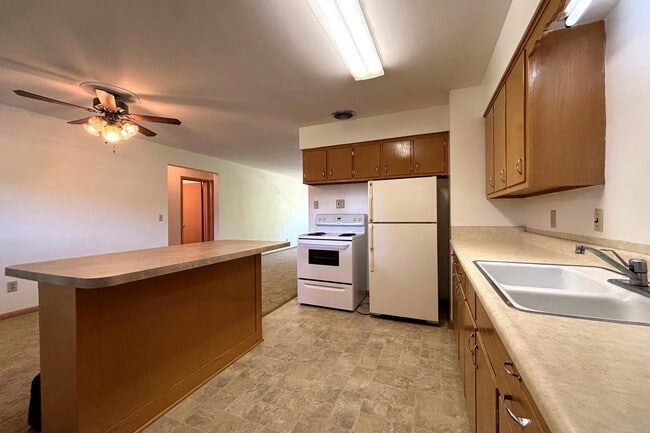 2409 Fremont Ave in Madison, WI - Building Photo - Building Photo