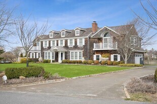 26 Ogden Ln in Quogue, NY - Building Photo