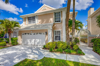 355 Prestwick Cir in Palm Beach Gardens, FL - Building Photo - Building Photo