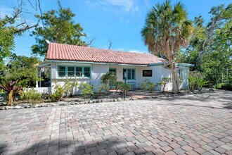 4237 Higel Ave in Siesta Key, FL - Building Photo - Building Photo