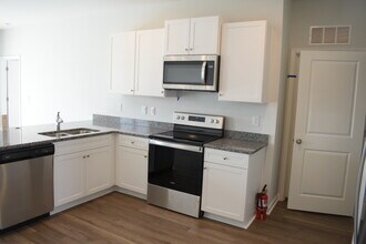 471 St Kitts Way in Winnabow, NC - Foto de edificio - Building Photo