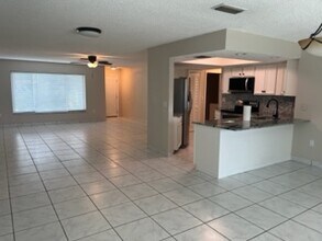 268 Venice E Blvd in Venice, FL - Building Photo - Building Photo