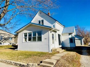 1509 1/2 6th Ave in Belle Plaine, IA - Building Photo - Building Photo