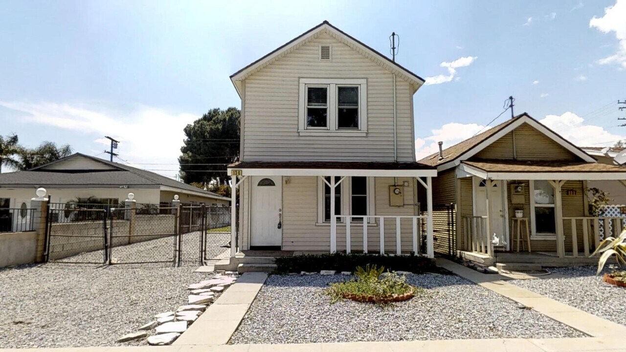 136 N Riverside Ave in Rialto, CA - Building Photo