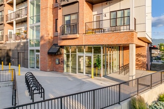 The Woods at Willow Park in Kelowna, BC - Building Photo - Building Photo