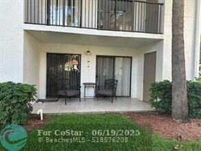 550 S Park Rd in Hollywood, FL - Foto de edificio - Building Photo