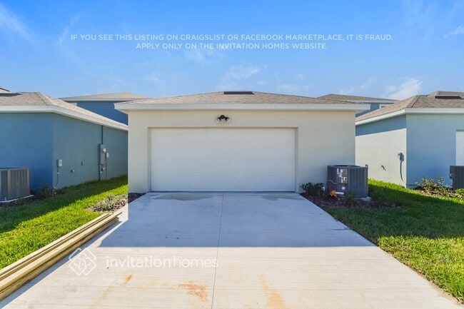 2261 Southbury Dr in Kissimmee, FL - Foto de edificio - Building Photo