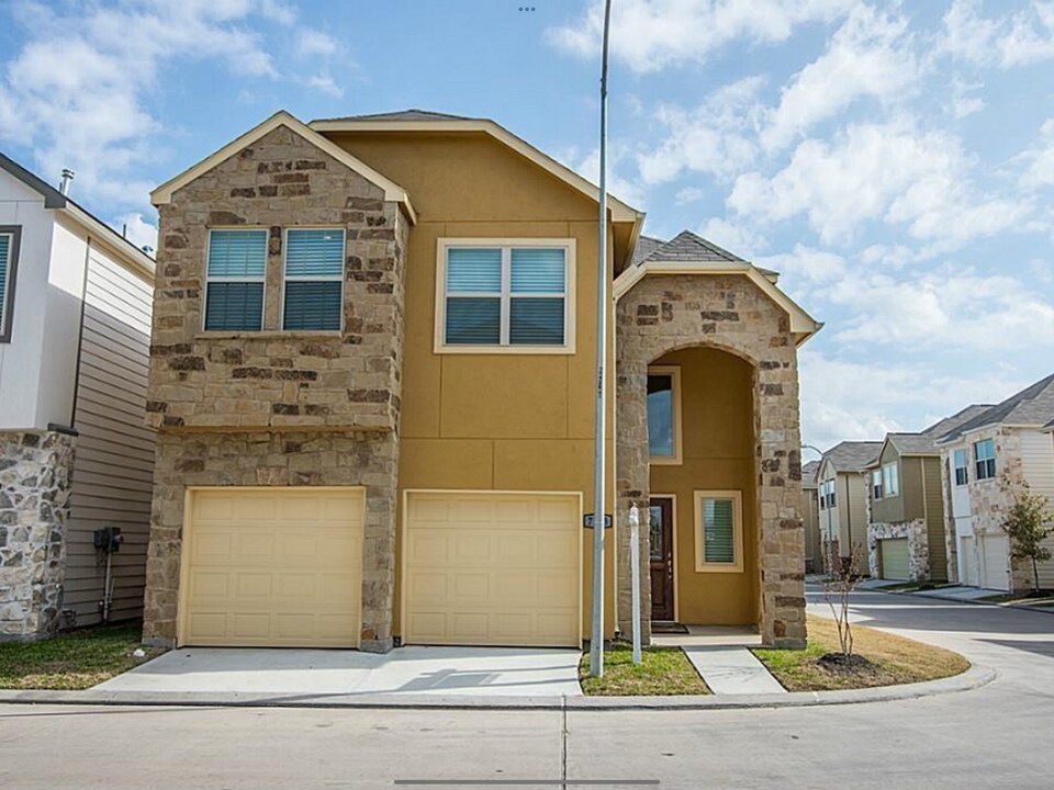 7923 Ashford Trace Dr in Houston, TX - Foto de edificio
