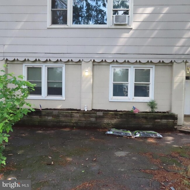 property at 11601 Buchanan Trail E