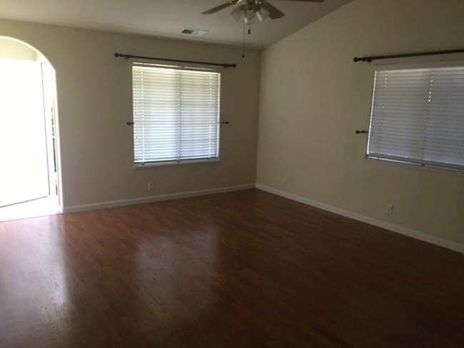 267 Cavalier Way in Chico, CA - Building Photo - Building Photo