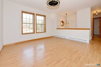 81 Middletown Ave in East Hampton, CT - Building Photo - Building Photo