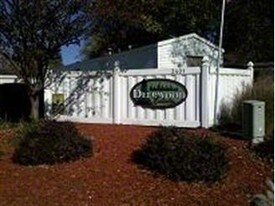 Deerwood Estate in Springfield, IL - Building Photo