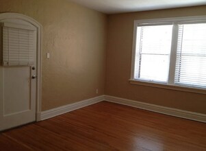 7551 Byron Pl in Clayton, MO - Building Photo - Building Photo