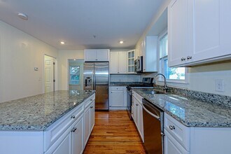 4 Mechanic St in Newton, MA - Building Photo - Building Photo