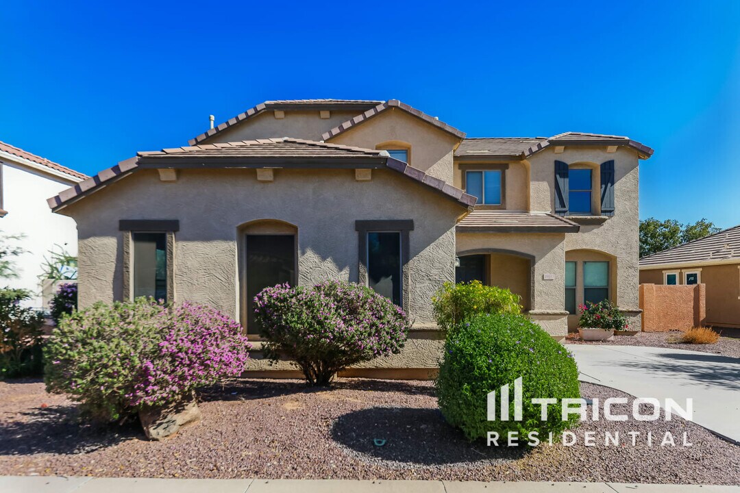 26011 N Sandstone Way in Surprise, AZ - Foto de edificio