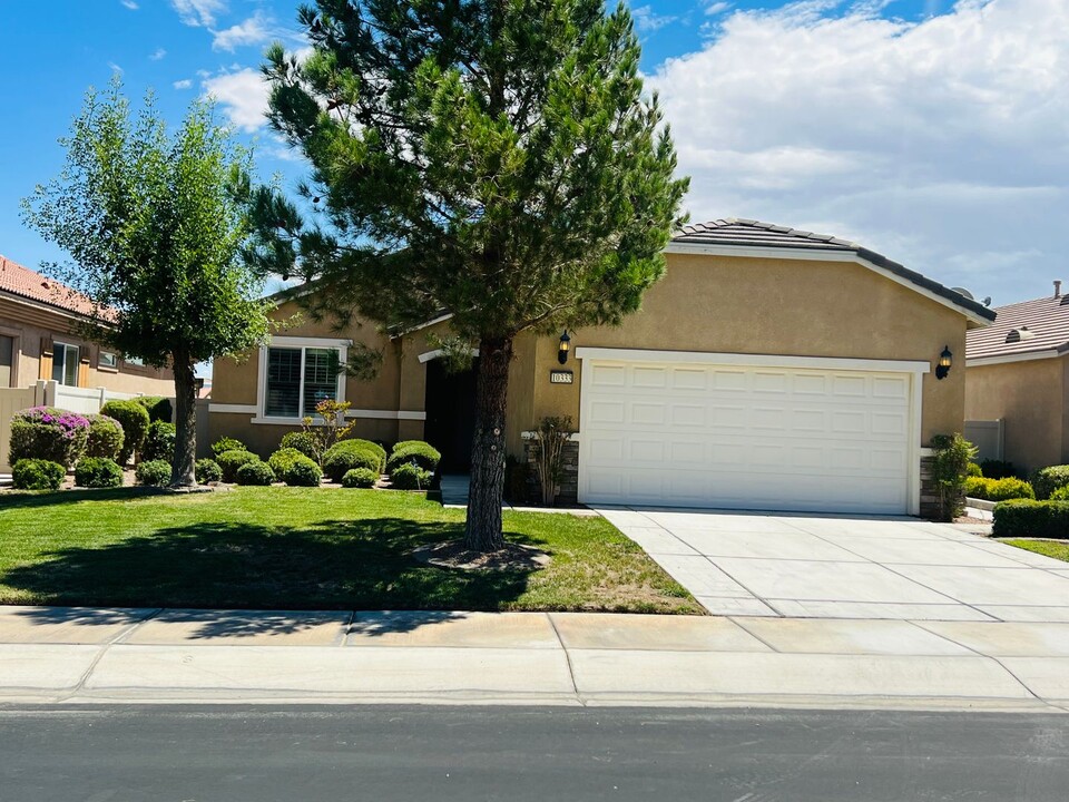 10333 Darby Rd in Apple Valley, CA - Building Photo