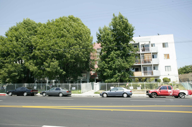 Avila Heights in North Hollywood, CA - Foto de edificio - Building Photo