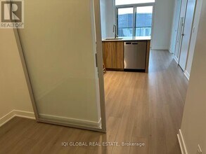 25 Wellington St S in Kitchener, ON - Building Photo - Building Photo