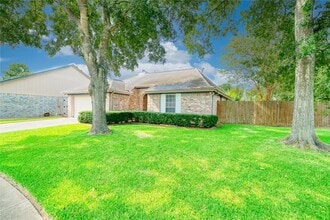 4439 Morris Dr in Pearland, TX - Building Photo - Building Photo