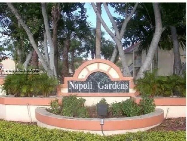 1069 Coral Club Dr in Coral Springs, FL - Foto de edificio - Building Photo