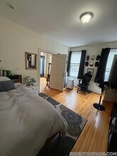 15 Wallingford Rd, Unit 1 in Boston, MA - Foto de edificio - Building Photo