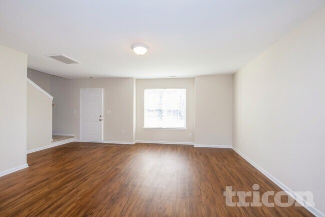 7117 Roaming Path Ct in Charlotte, NC - Foto de edificio - Building Photo