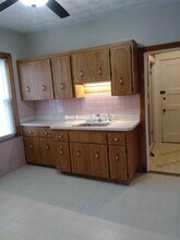 72 Clinton St, Unit 2 in Everett, MA - Foto de edificio - Building Photo