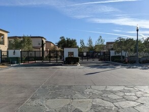 21742 Candela Dr in Santa Clarita, CA - Building Photo - Building Photo