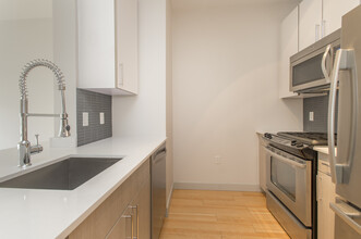 345 D St, Unit 331 in Boston, MA - Building Photo - Building Photo