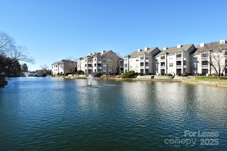 18824 Nautical Dr in Cornelius, NC - Building Photo