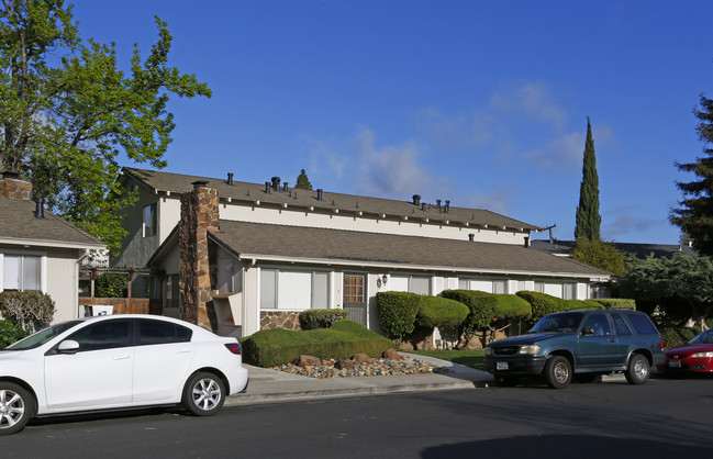 Parker Apartments in Santa Clara, CA - Building Photo - Building Photo