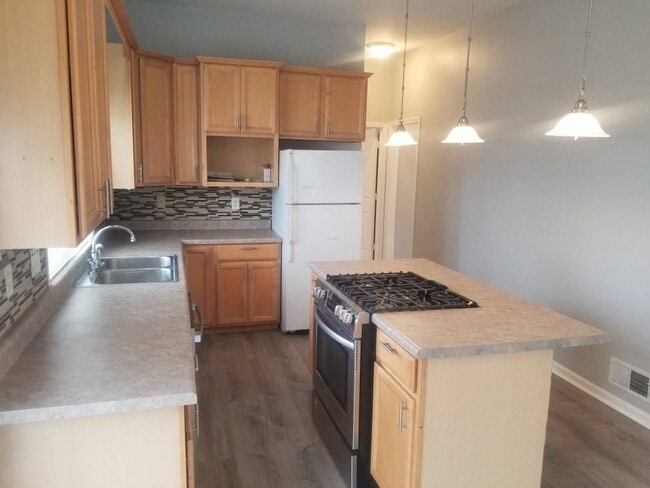 356 Hennepin St in La Salle, IL - Building Photo - Building Photo