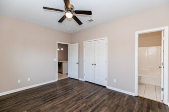 Patriots Place in Valdosta, GA - Foto de edificio - Building Photo