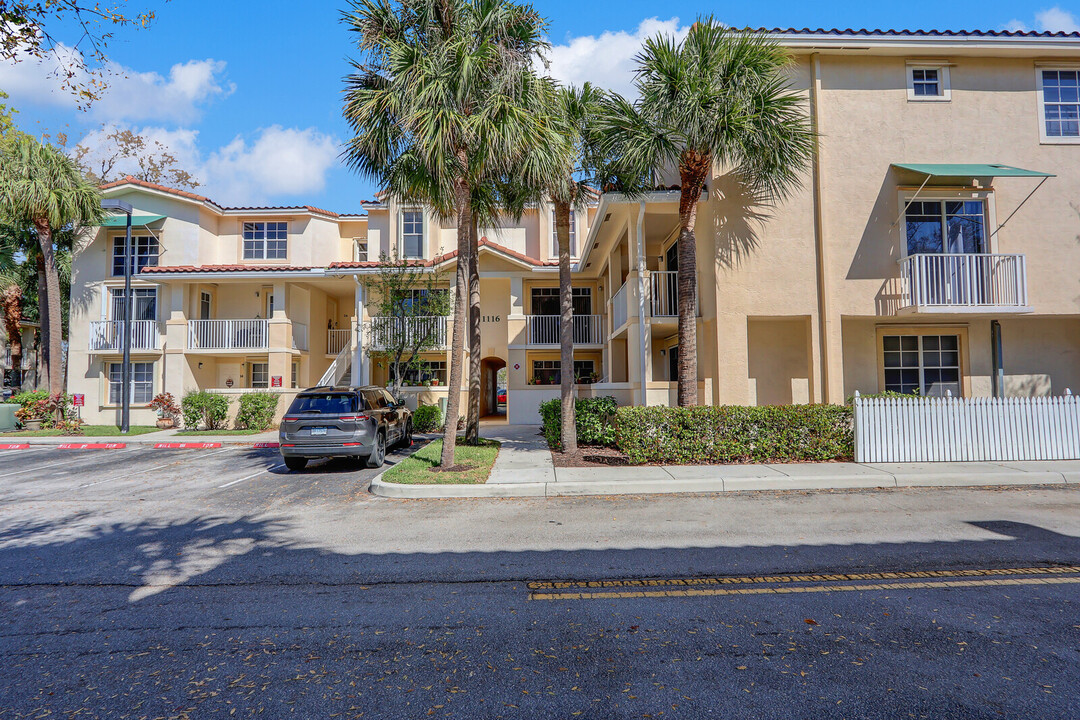 1116 University Blvd in Jupiter, FL - Building Photo